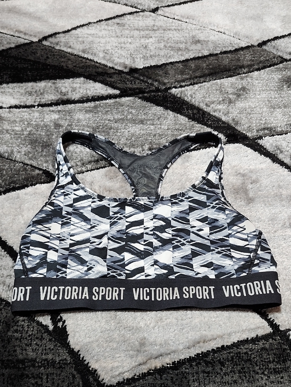 VICTORIA SECRET SPORT 2015 GEOMETRIC PRINT MESH LINED RACERBACK SPORTS BRA LARGE